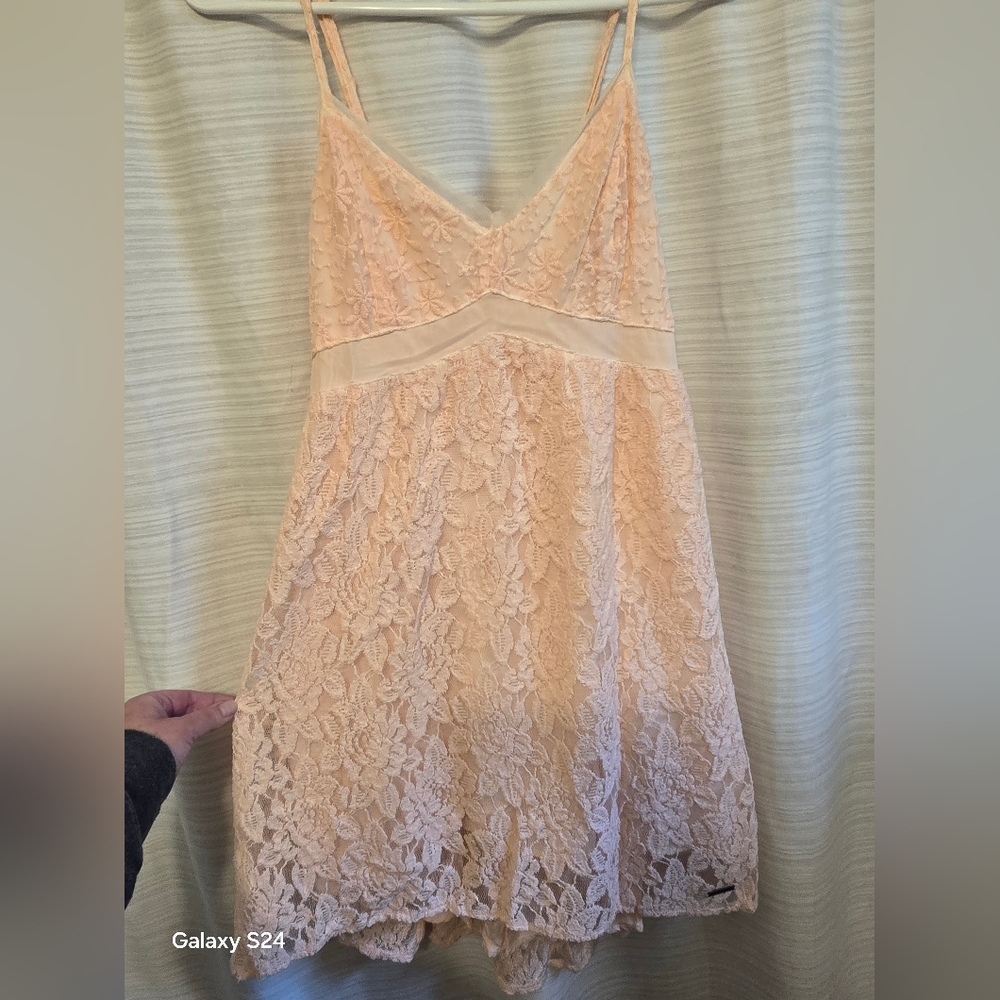 Abercrombie & Fitch Lace Dress in Soft Pink